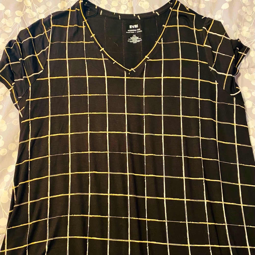 🌻Envri Modern Tee🌻